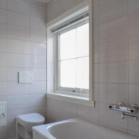Five Bedroom Holiday In Tysnes 펜션 Eldholm