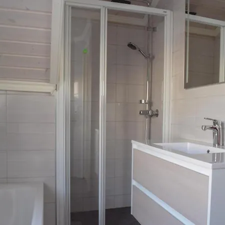 Five Bedroom Holiday In Tysnes *