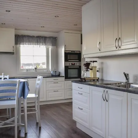 Five Bedroom Holiday In Tysnes Eldholm