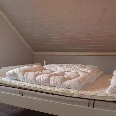 Дом отдыха Five Bedroom Holiday In Tysnes *